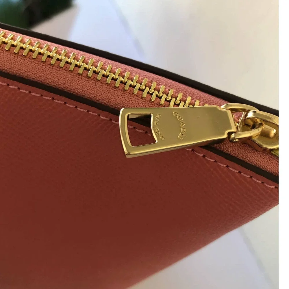 🔥Price drop Coach Gallery Tote in Taffy/Gold and wallet set - Picture 10 of 16